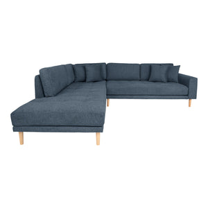 Lido Corner Sofa Open End - Canapé d'angle Open End, orienté à gauche en bleu foncé avec quatre coussins et pieds en bois naturel Lido Corner Sofa Open End - Canapé d'angle Open End, orienté à gauche en bleu foncé avec quatre coussins et pieds en bois naturel