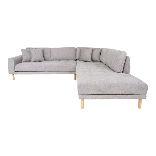 Lido Corner Sofa Open End - Canapé d'angle Open End, face à droite en gris clair avec quatre coussins et pieds en bois naturel, HN14